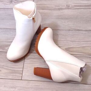 (75-4808)  KHPAERMEI Women's Chelsea Boots Platform Chunky Heeled Sz 38 (7.5)